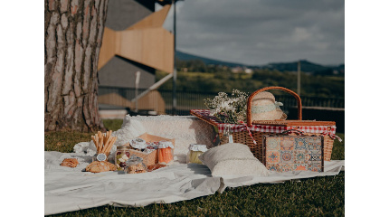 Almiara Picnic