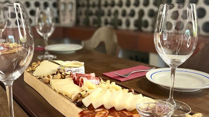 Winery Tour & Premium Wine Tasting 